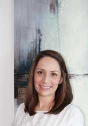 Dr. Carolina Cardona