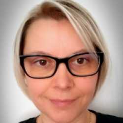 Dr. Zsuzsanna Gyenes