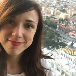  Esther Claudio