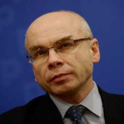  Dariusz Stola