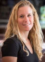  Ashley Reichelmann