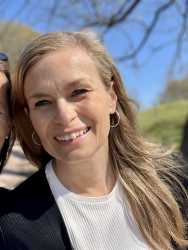 Ms. Anne-Kari  Gulliksen